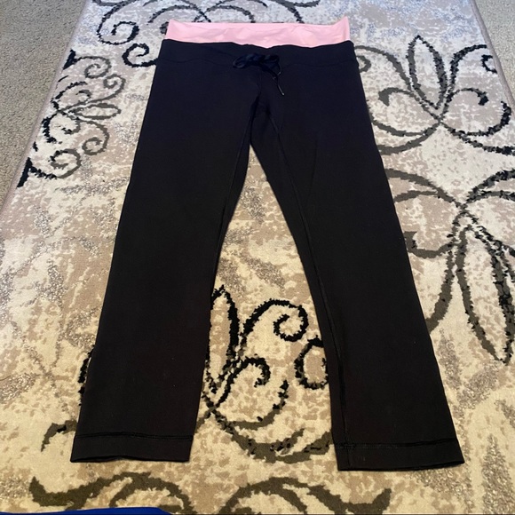 Lululemon Invert Crop Pants - size 4/6 - Picture 3 of 7